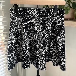 Charlotte Russe Skirt Women’s Medium Y2K Black White Geometric Flare Mini